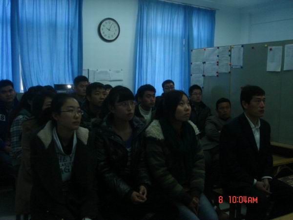 yl6809永利组织师生观看党的十八大开幕式盛况